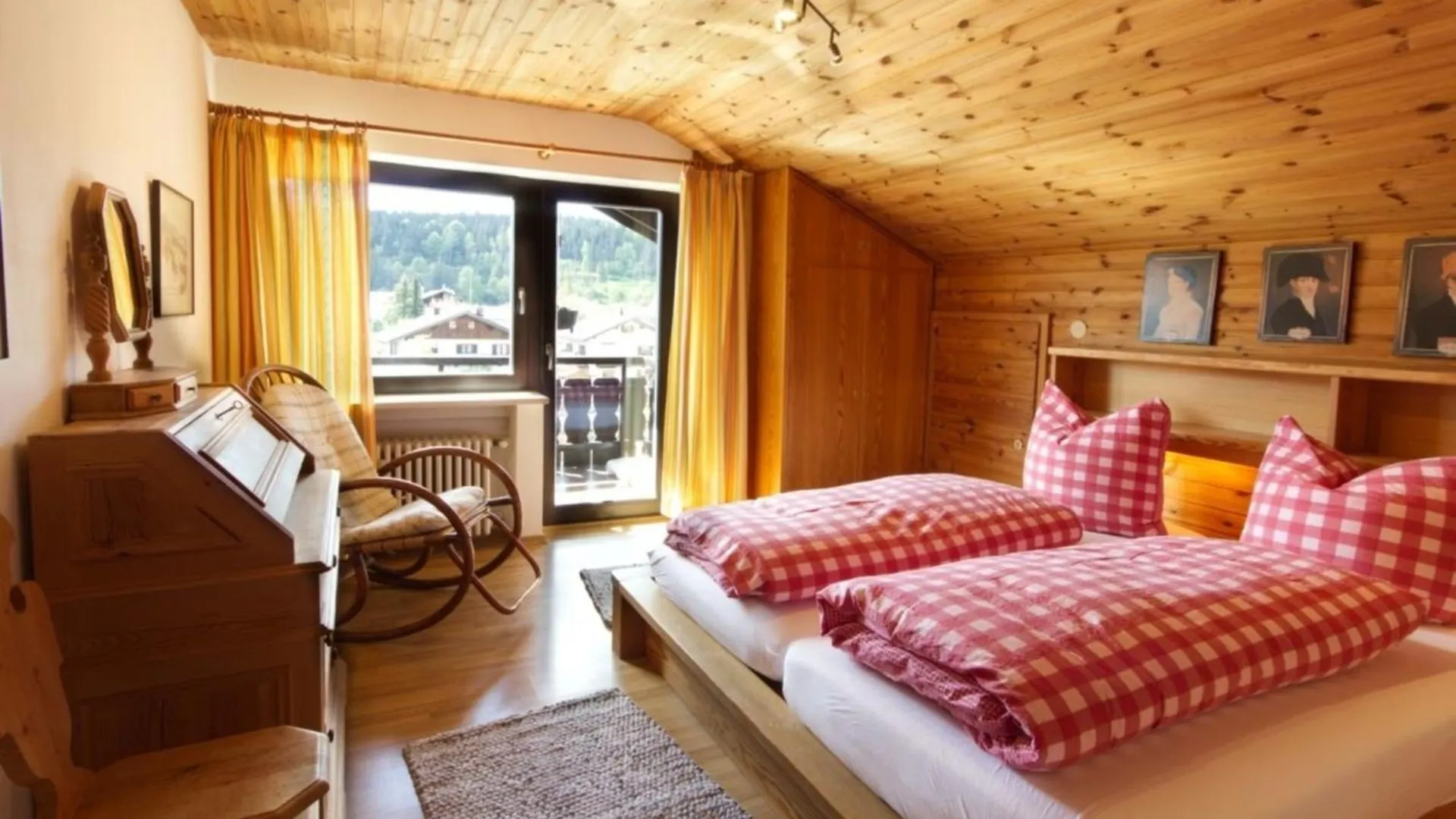 Wettersteinpanorama -561- Apartment Mittenwald